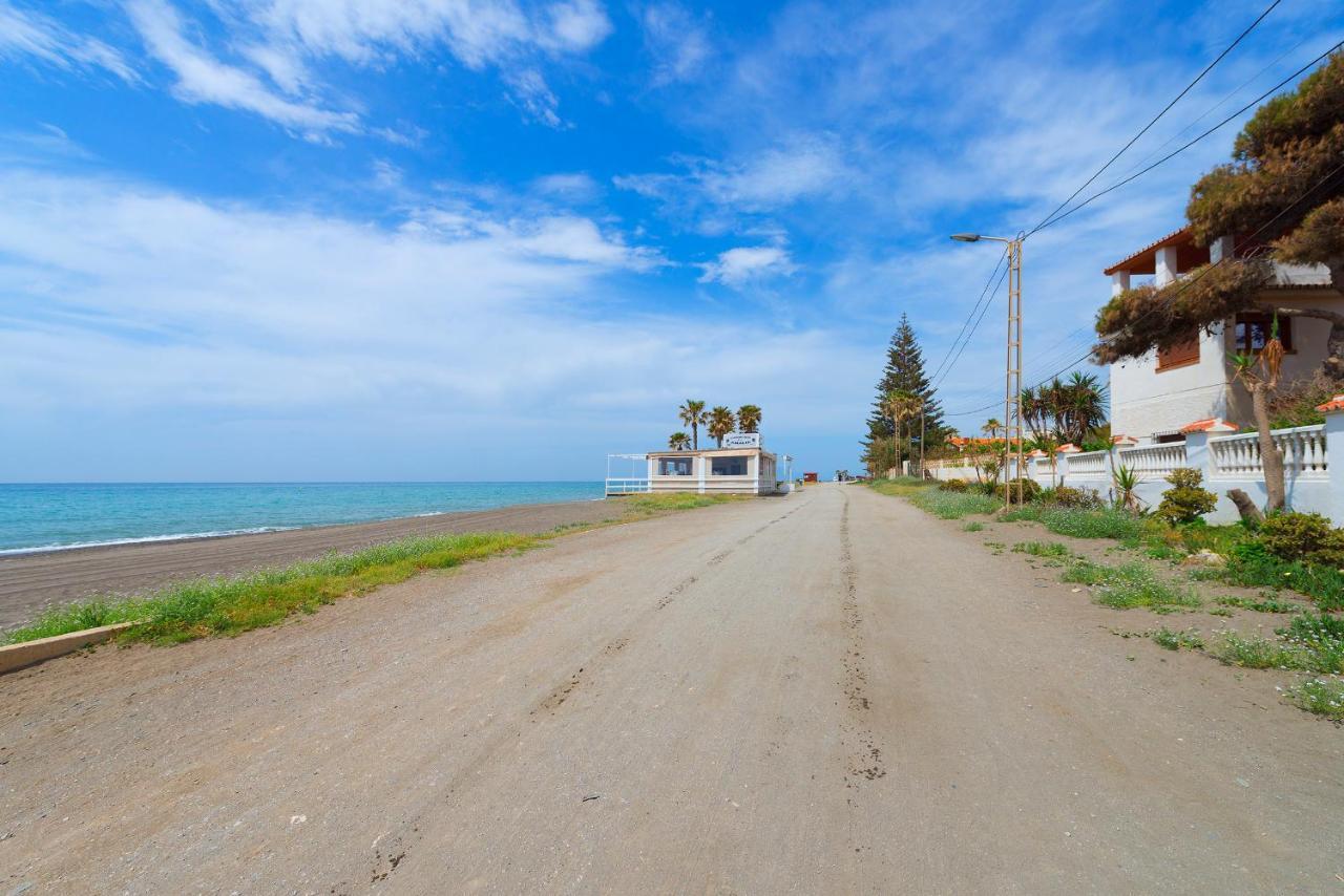 Estupendo apartamento en segunda línea de playa Benagalbón Exterior foto